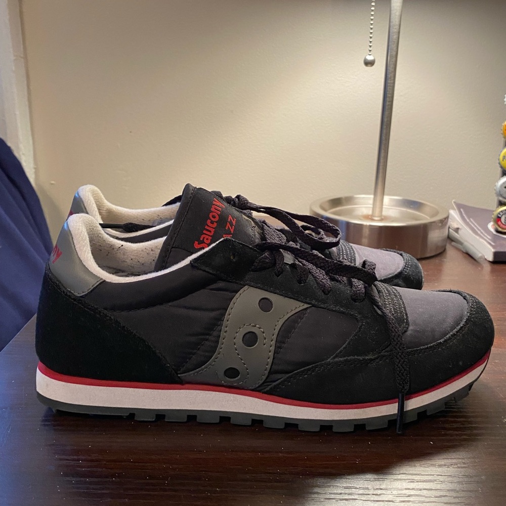 Saucony Jazz - woman size 8.5 black